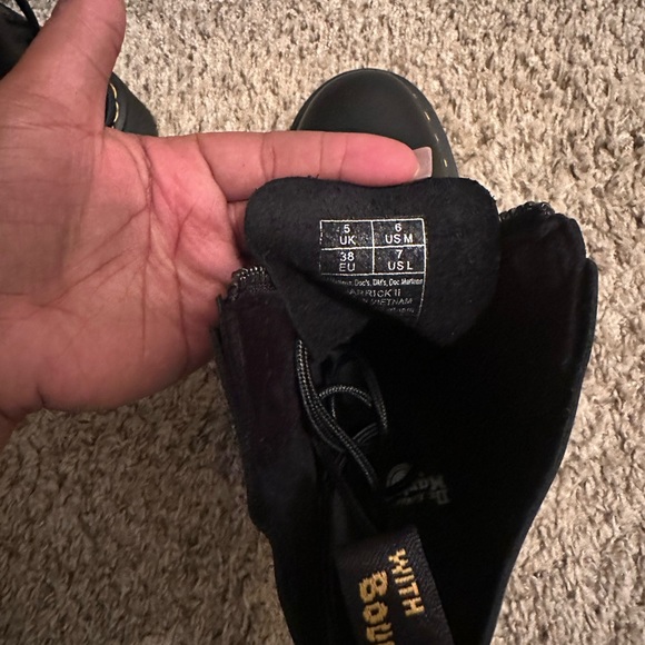 Dr. Martens - Picture 8 of 9